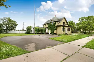 1324 1st St N, Saint Cloud, MN 56303 - Photo 2