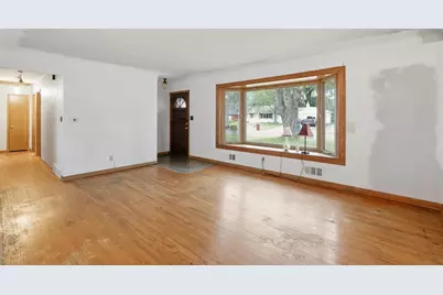 2360 Circle Drive, White Bear Lake, MN 55110 - Photo 4