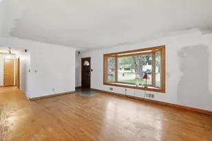2360 Circle Dr, White Bear Lake, MN 55110 - Photo 4