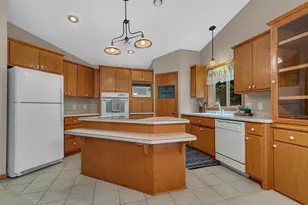 1004 Oak Pond Dr, Sartell, MN 56377 - Photo 2