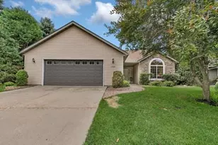 1004 Oak Pond Dr, Sartell, MN 56377 - Photo 2