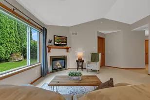 1004 Oak Pond Dr, Sartell, MN 56377 - Photo 4