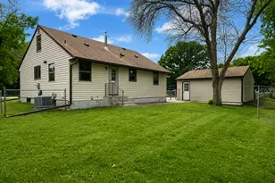 720 22nd St NE, Owatonna, MN 55060 - Photo 4