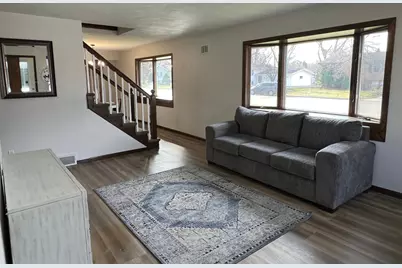 720 22nd Street NE, Owatonna, MN 55060 - Photo 8