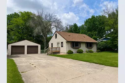 720 22nd Street NE, Owatonna, MN 55060 - Photo 2