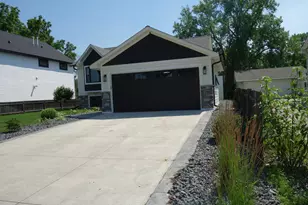 1026 Carrie St, West Saint Paul, MN 55118 - Photo 4