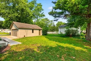 2207 Holloway Ave E, North Saint Paul, MN 55109 - Photo 10