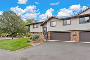 560 Donegal Cir, Shoreview, MN 55126 - Photo 24