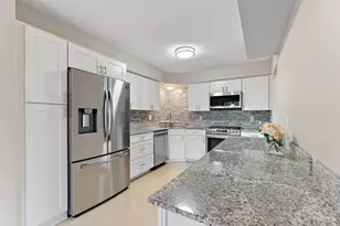 560 Donegal Cir, Shoreview, MN 55126 - Photo 2