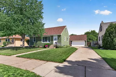 132 Spruce Street W, South Saint Paul, MN 55075 - Photo 1
