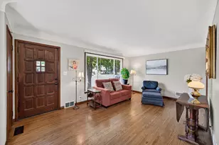 132 Spruce St W, South Saint Paul, MN 55075 - Photo 2