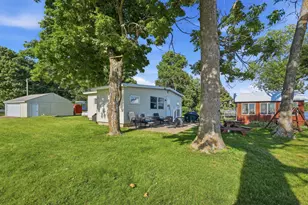 5589 Wildwood Ave, Isle, MN 56342 - Photo 16