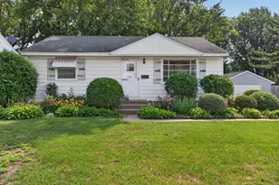 5332 Quail Ave N, Crystal, MN 55429 - Photo 2