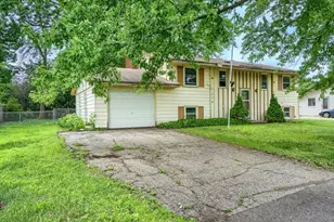 116 Hayes Rd, Apple Valley, MN 55124 - Photo 1