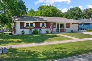 409 N Monroe St, Minneota, MN 56264 - Photo 2