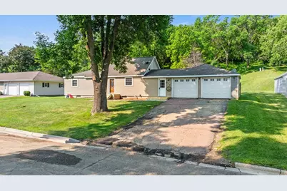 218 Grant Street S, Lake Benton, MN 56149 - Photo 1