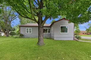 901 31st Ave N, Saint Cloud, MN 56303 - Photo 2