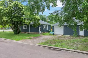 37 Rowland St, Tracy, MN 56175 - Photo 4