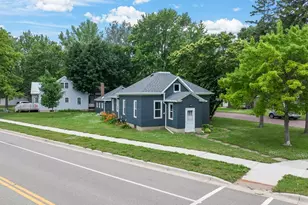37 Rowland St, Tracy, MN 56175 - Photo 1