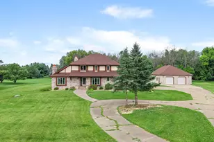 6 Lacosta Dr, Dellwood, MN 55110 - Photo 2