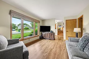 6080 134th St W, Apple Valley, MN 55124 - Photo 8