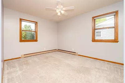 300 E Raven Street, Belle Plaine, MN 56011 - Photo 16