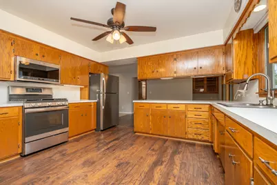 300 E Raven Street, Belle Plaine, MN 56011 - Photo 10