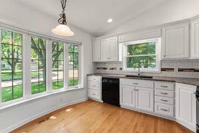 6522 Gray Fox Curve, Chanhassen, MN 55317 - Photo 2