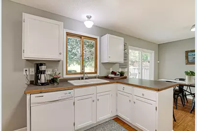 7572 Carillon Plaza W, Woodbury, MN 55125 - Photo 12