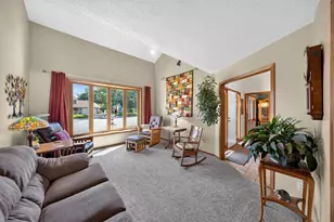 1116 Knoll Ct NW, Rochester, MN 55901 - Photo 4