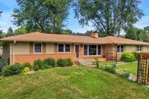 2300 Oakwood Dr, Burnsville, MN 55306 - Photo 58