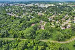 2300 Oakwood Dr, Burnsville, MN 55306 - Photo 16