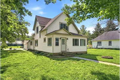 130 N Woodworth Street, Elmwood, WI 54740 - Photo 2