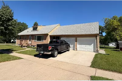 1902 8th Avenue N, Moorhead, MN 56560 - Photo 4