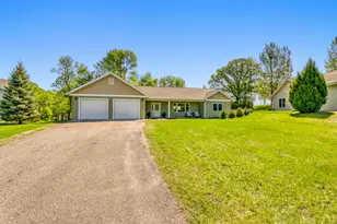 1190 Bayridge Dr, Detroit Lakes, MN 56501 - Photo 2