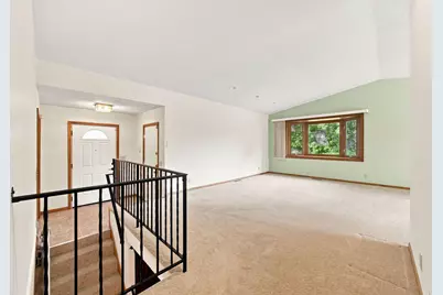 631 Transit Avenue W, Roseville, MN 55113 - Photo 4