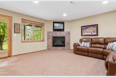 702 Crescent Curve, White Bear Township, MN 55127 - Photo 22