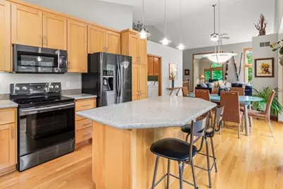 702 Crescent Curve, White Bear Township, MN 55127 - Photo 14