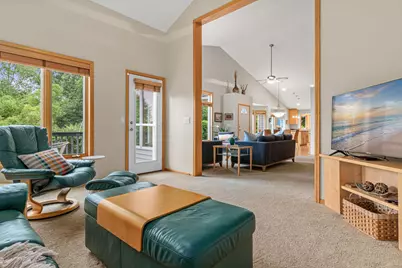 702 Crescent Curve, White Bear Township, MN 55127 - Photo 10