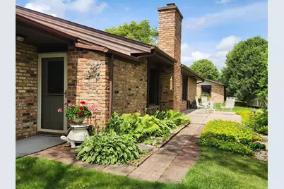 1064 Zanzibar Lane N, Plymouth, MN 55447 - Photo 2
