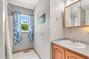 18329 Lakeview Point Dr NE, Wyoming, MN 55092 - Photo 20