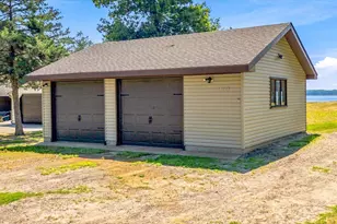 18329 Lakeview Point Dr NE, Wyoming, MN 55092 - Photo 32