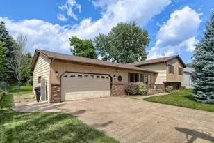383 Belmont Ln E, Maplewood, MN 55117 - Photo 28