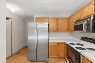 18231 Warbler Ln, Eden Prairie, MN 55346 - Photo 12