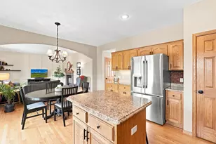 3649 Commonwealth Rd, Woodbury, MN 55125 - Photo 4