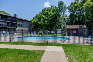 7501 W 101st St, Bloomington, MN 55438 - Photo 44