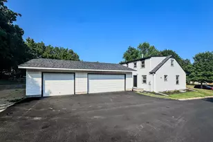 1110 S Washington Ave, Saint Peter, MN 56082 - Photo 2