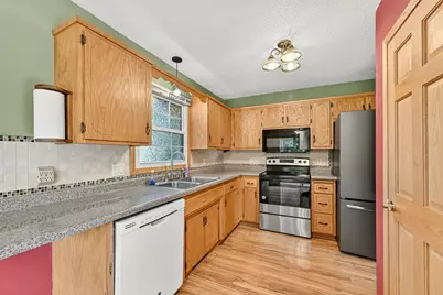 2444 Melody Street SE, Rochester, MN 55904 - Photo 10