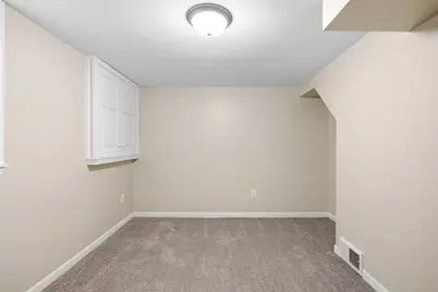 749 Cottage Avenue W, Saint Paul, MN 55117 - Photo 22