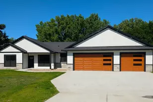113 Par View Estates, Montevideo, MN 56256 - Photo 2